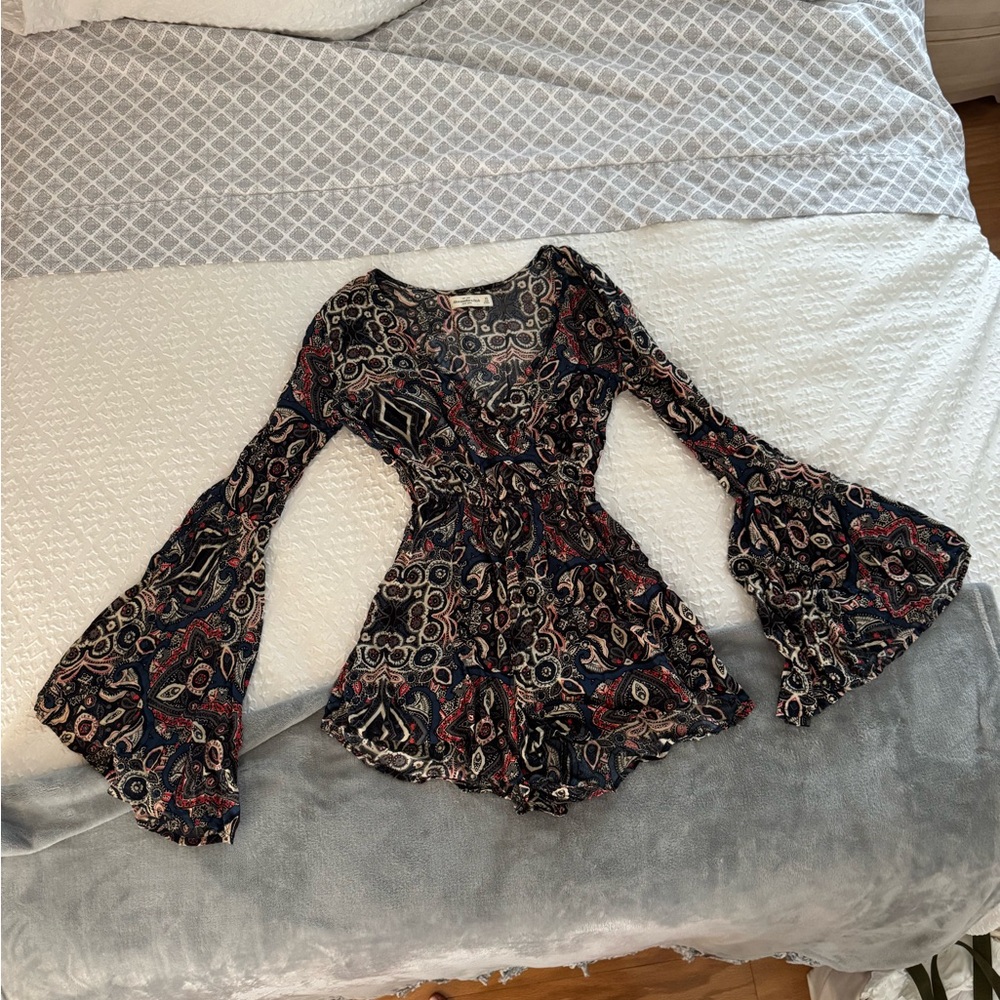 Abercrombie & Fitch Patterned Bell Sleeve Romper